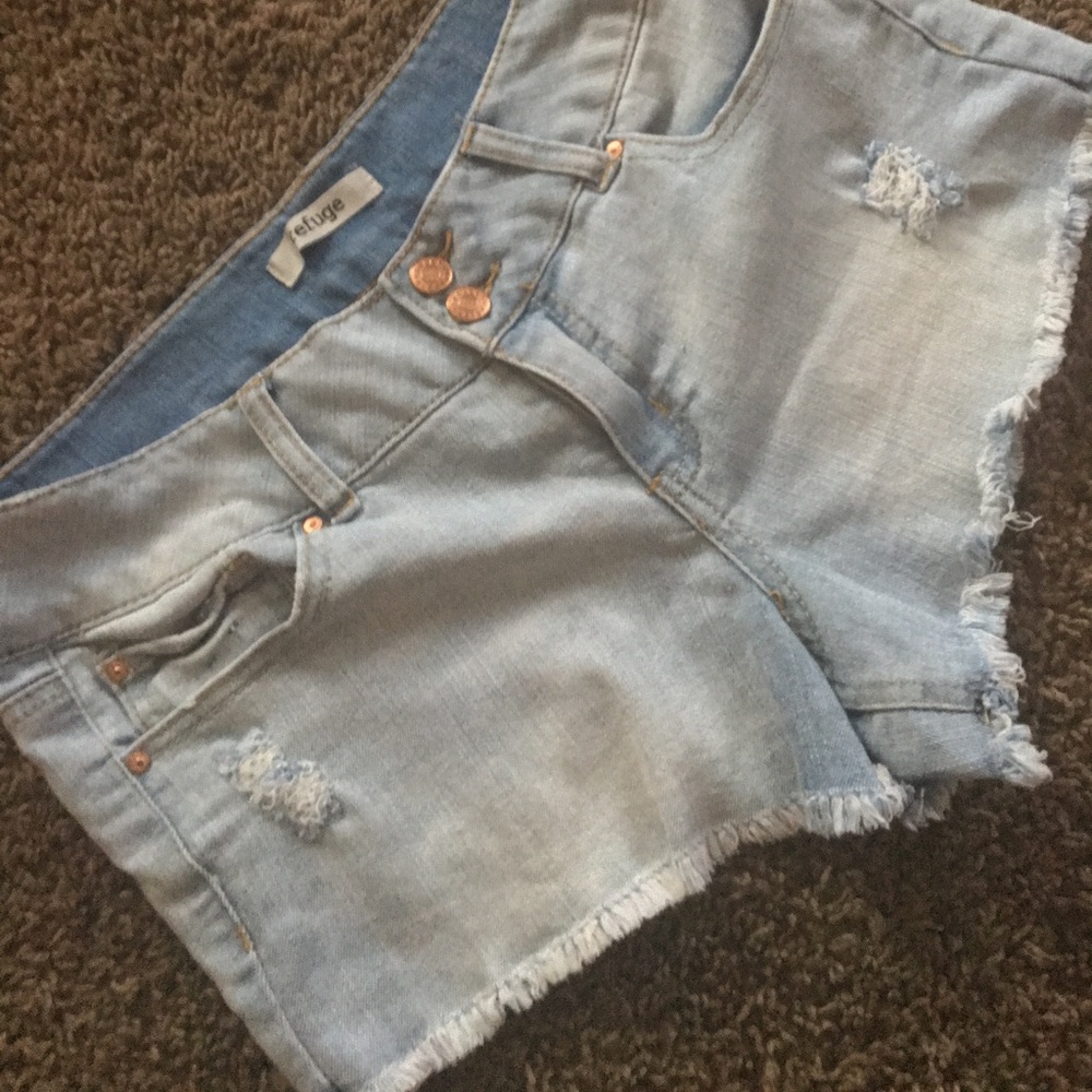 ReFugE shorts Size 6